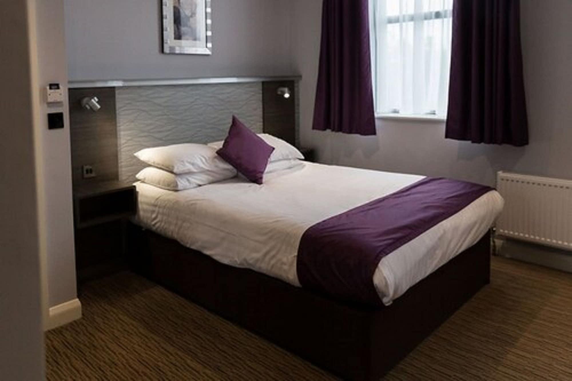 Hogs Back Hotel&Spa Farnham  Exterior foto