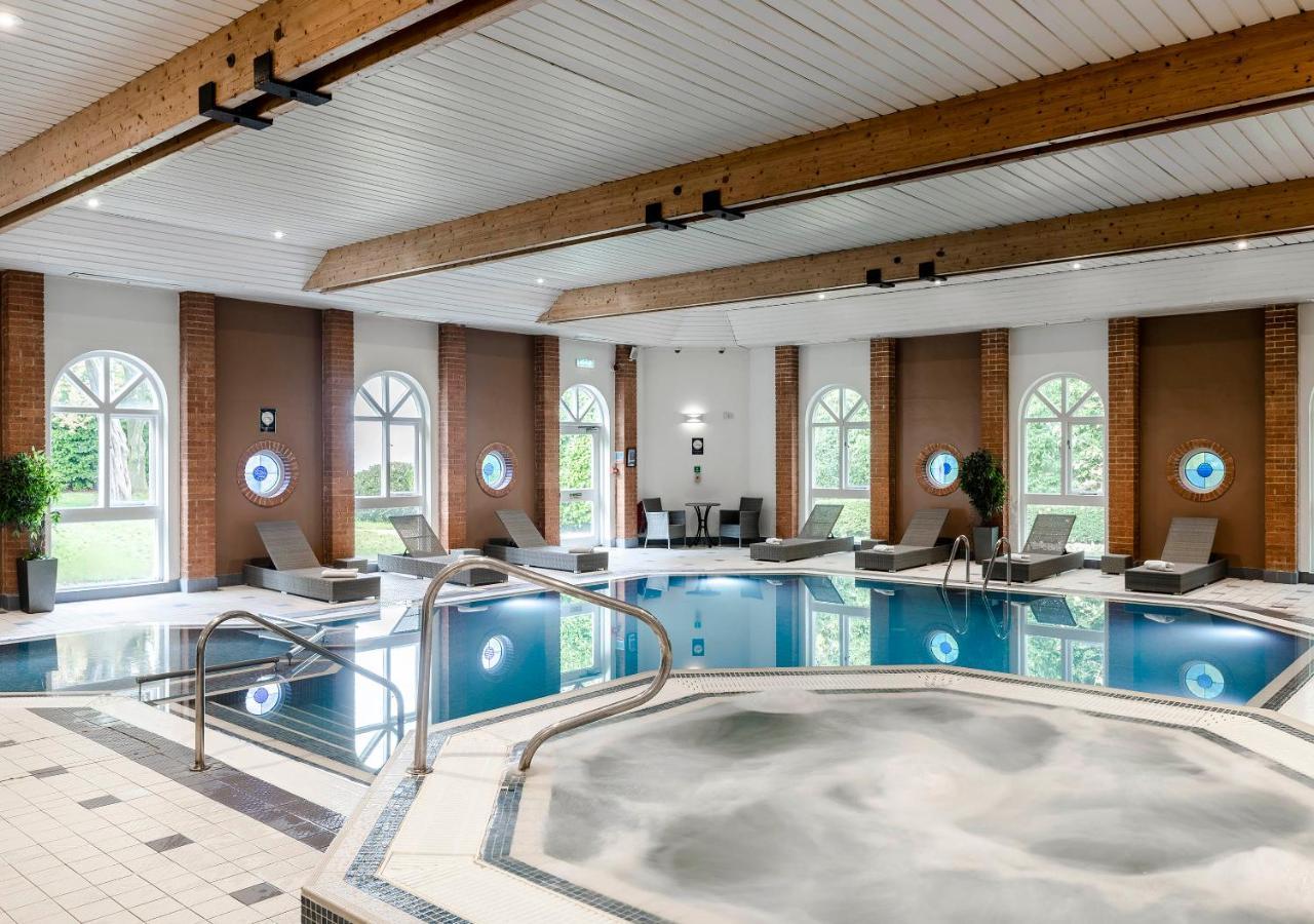 Hogs Back Hotel&Spa Farnham  Exterior foto