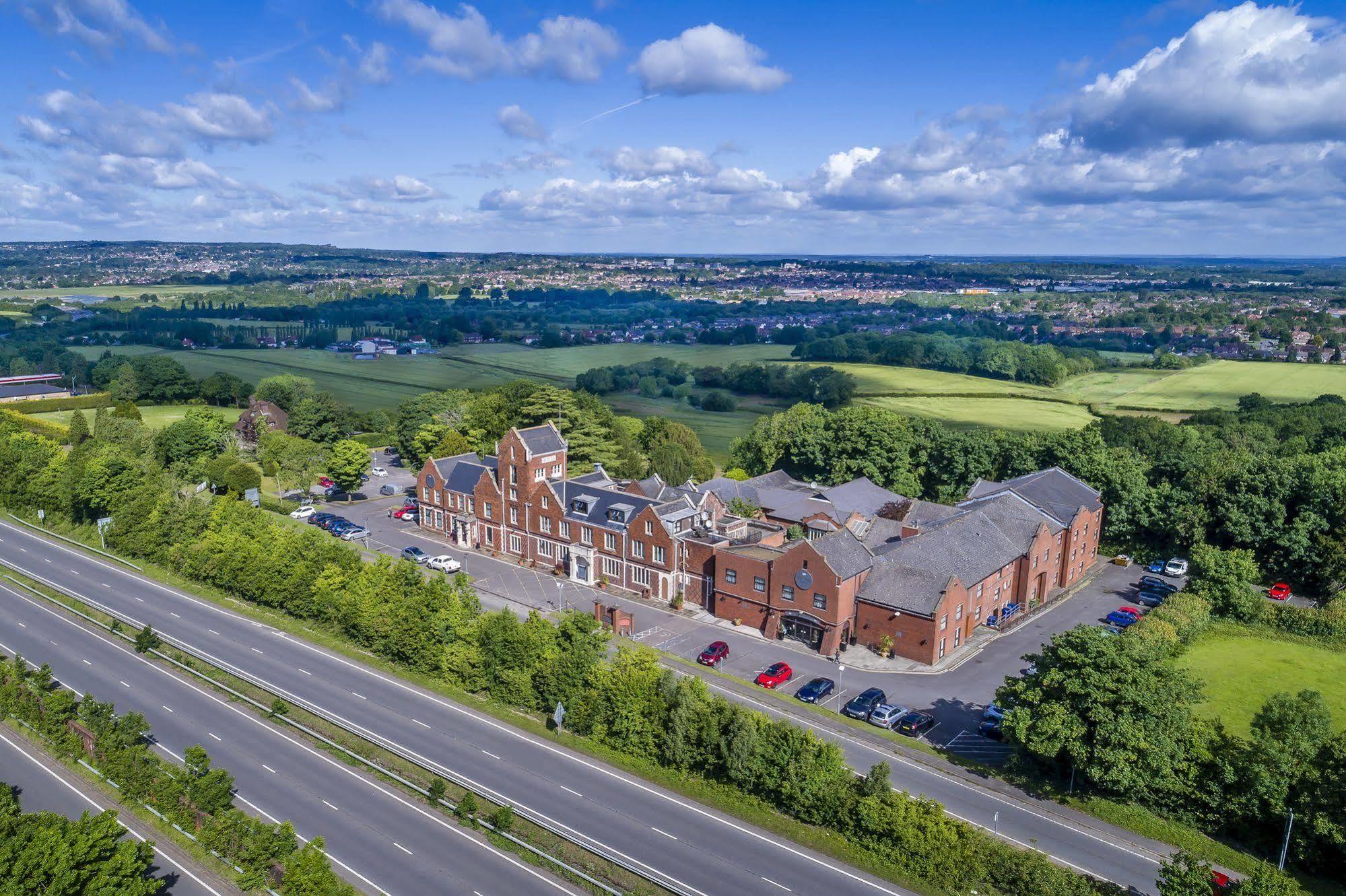 Hogs Back Hotel&Spa Farnham  Exterior foto